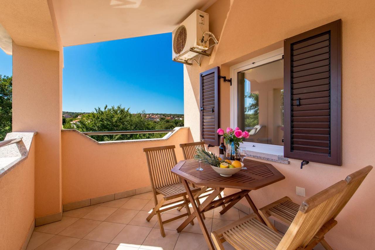 Romana And Tea Apartment *