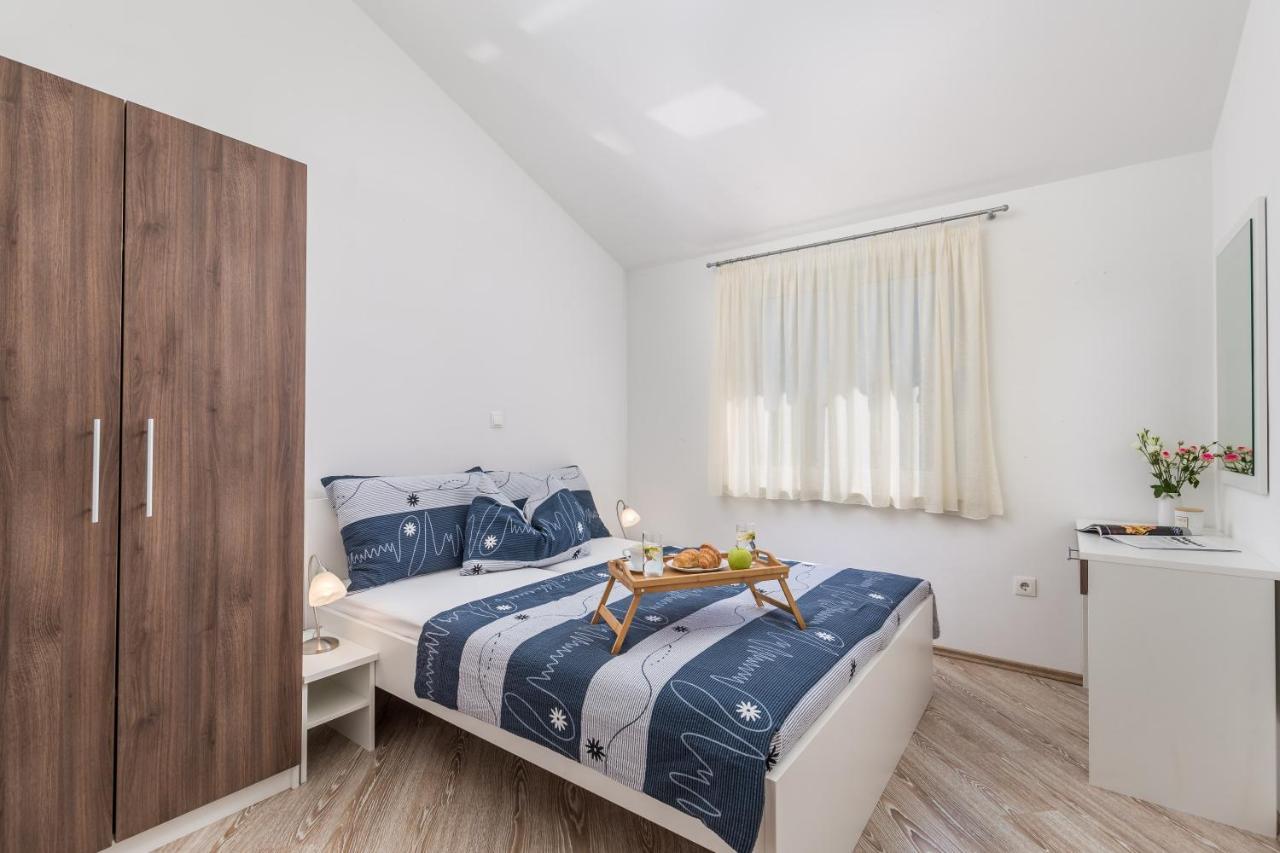 Romana And Tea Apartment Silo (Krk)