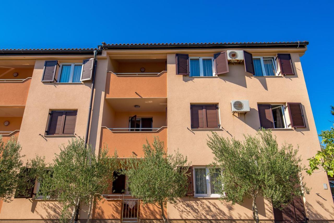 Apartment Romana And Tea Silo (Krk)