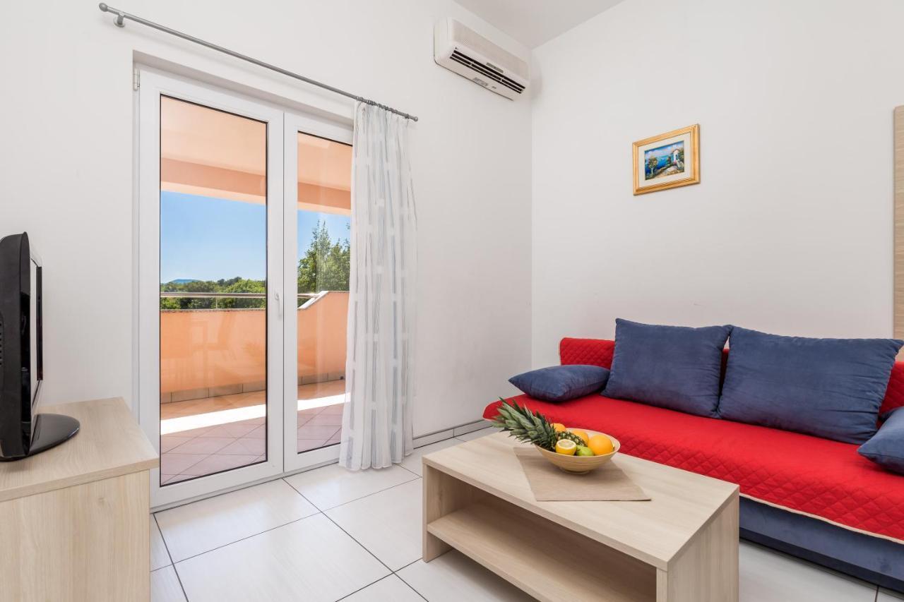 Romana And Tea Apartment