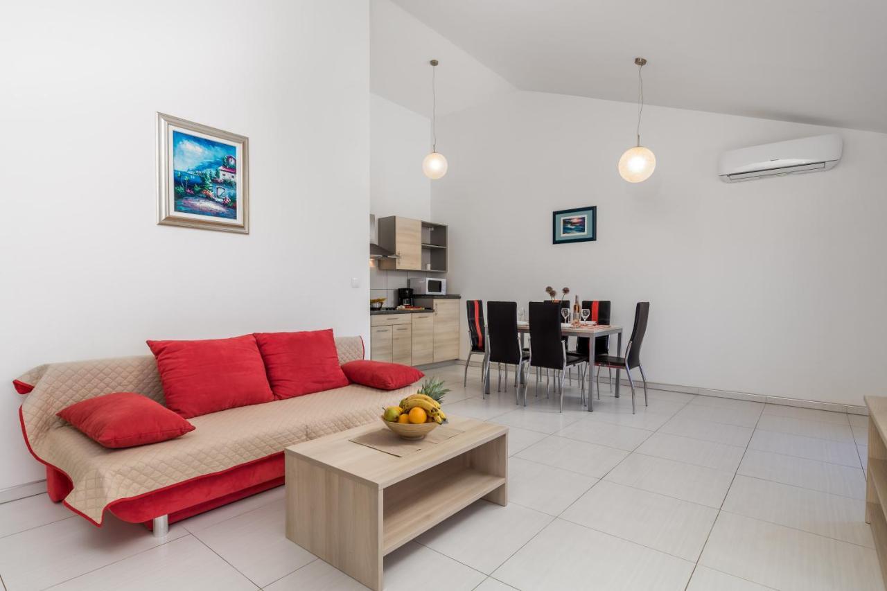 Apartment Romana And Tea Silo (Krk)