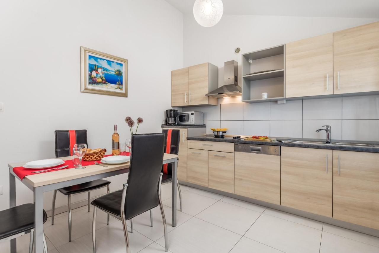 Romana And Tea Apartment *